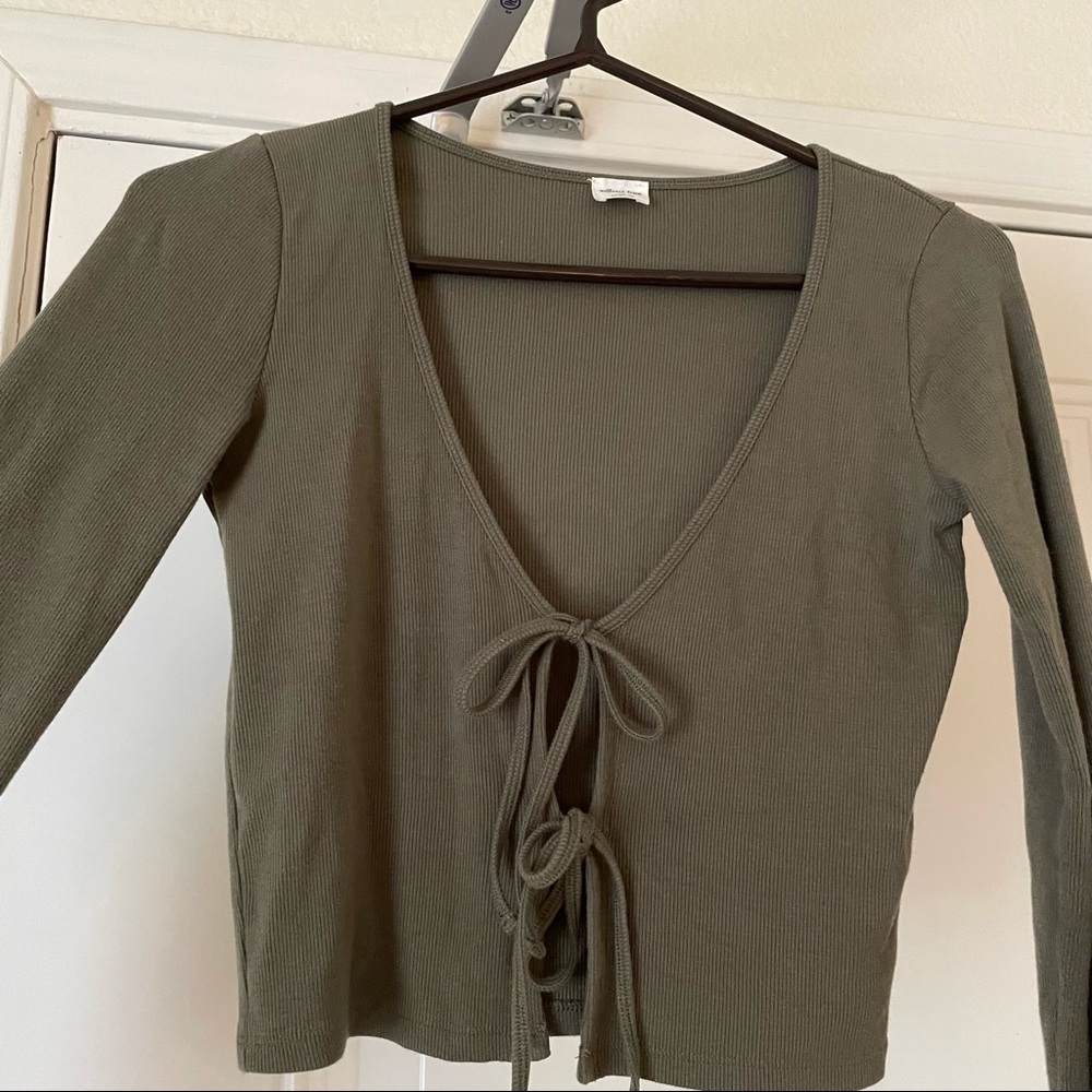 Aritzia cropped top olive green